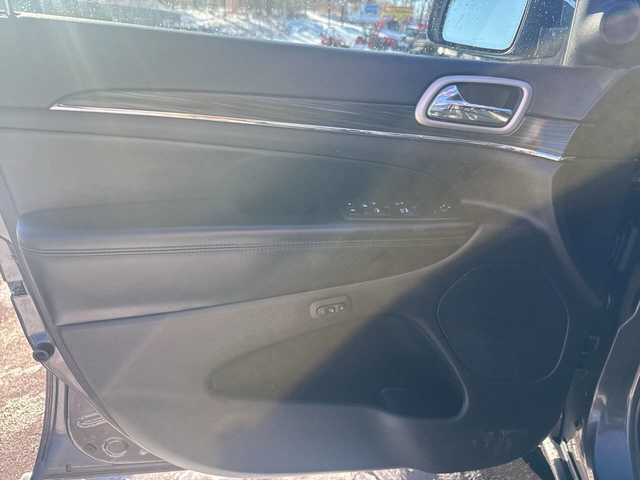 Used 2019 Jeep Grand Cherokee Limited image 14