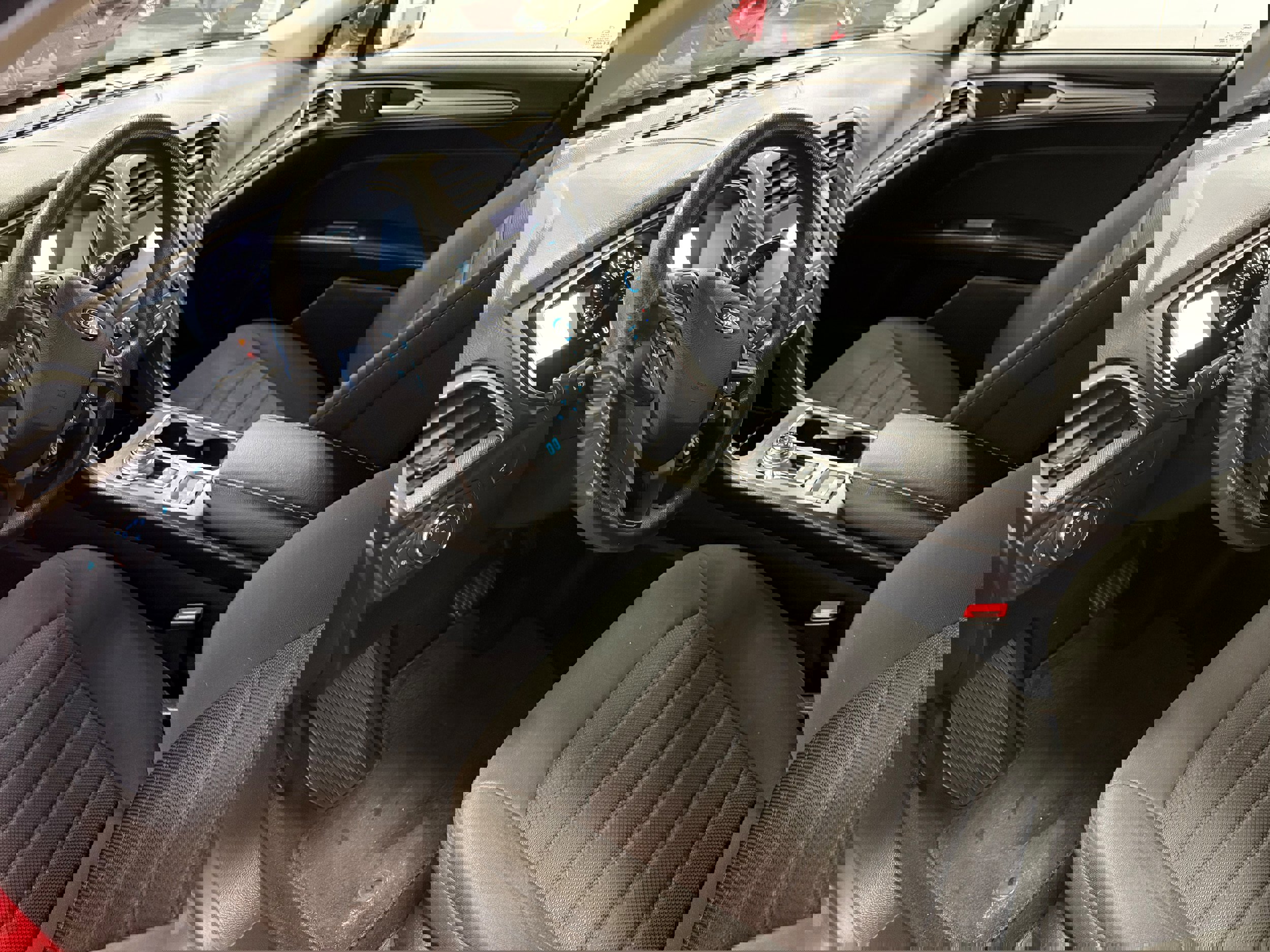 Used 2019 Ford Fusion SE image 5