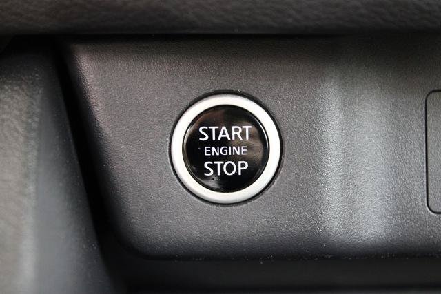 Certified 2022 Nissan Rogue SV FWD image 12