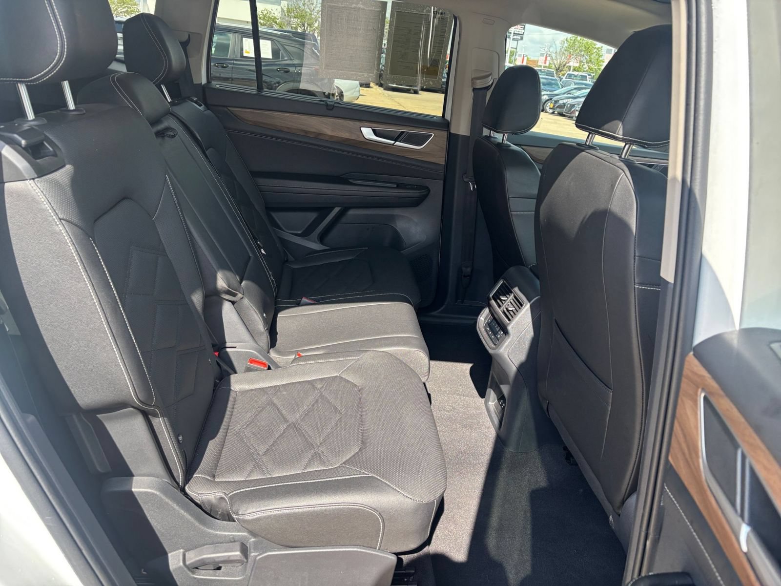 Used 2026 Volkswagen Atlas SE FWD image 24