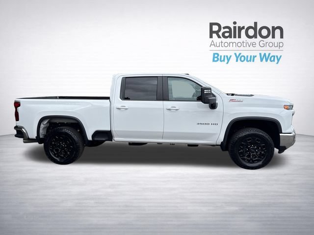 Used 2024 Chevrolet Silverado 3500 LT w/ Safety Package AWD/4WD image 8