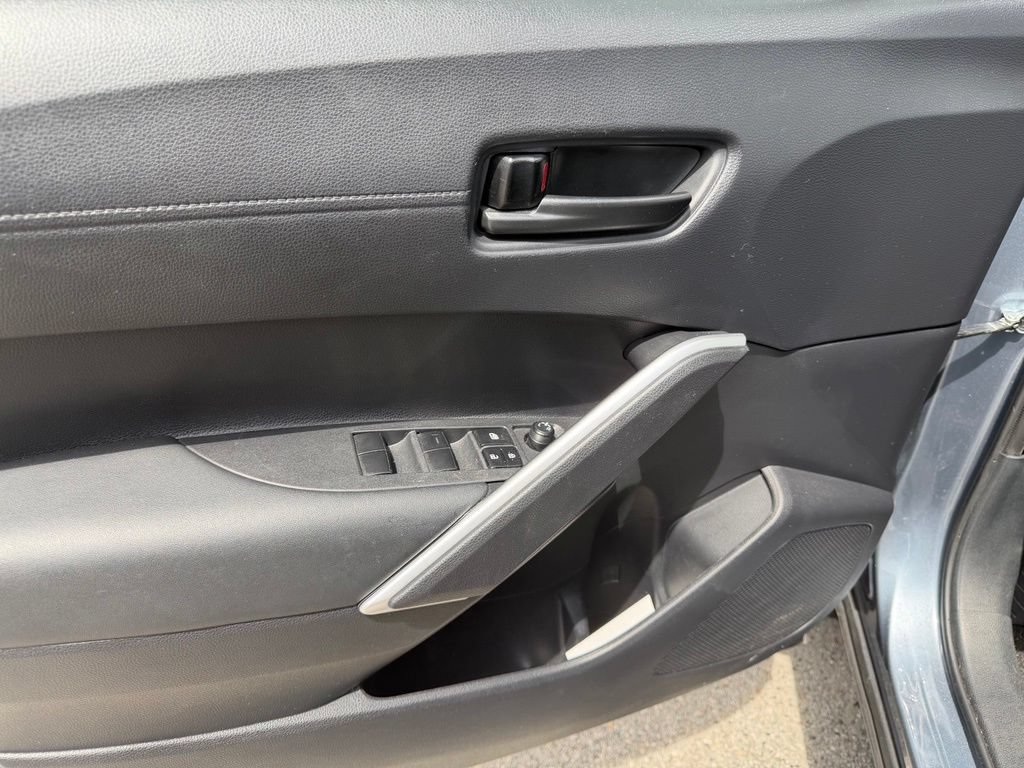 Used 2024 Toyota Corolla Cross LE FWD image 22