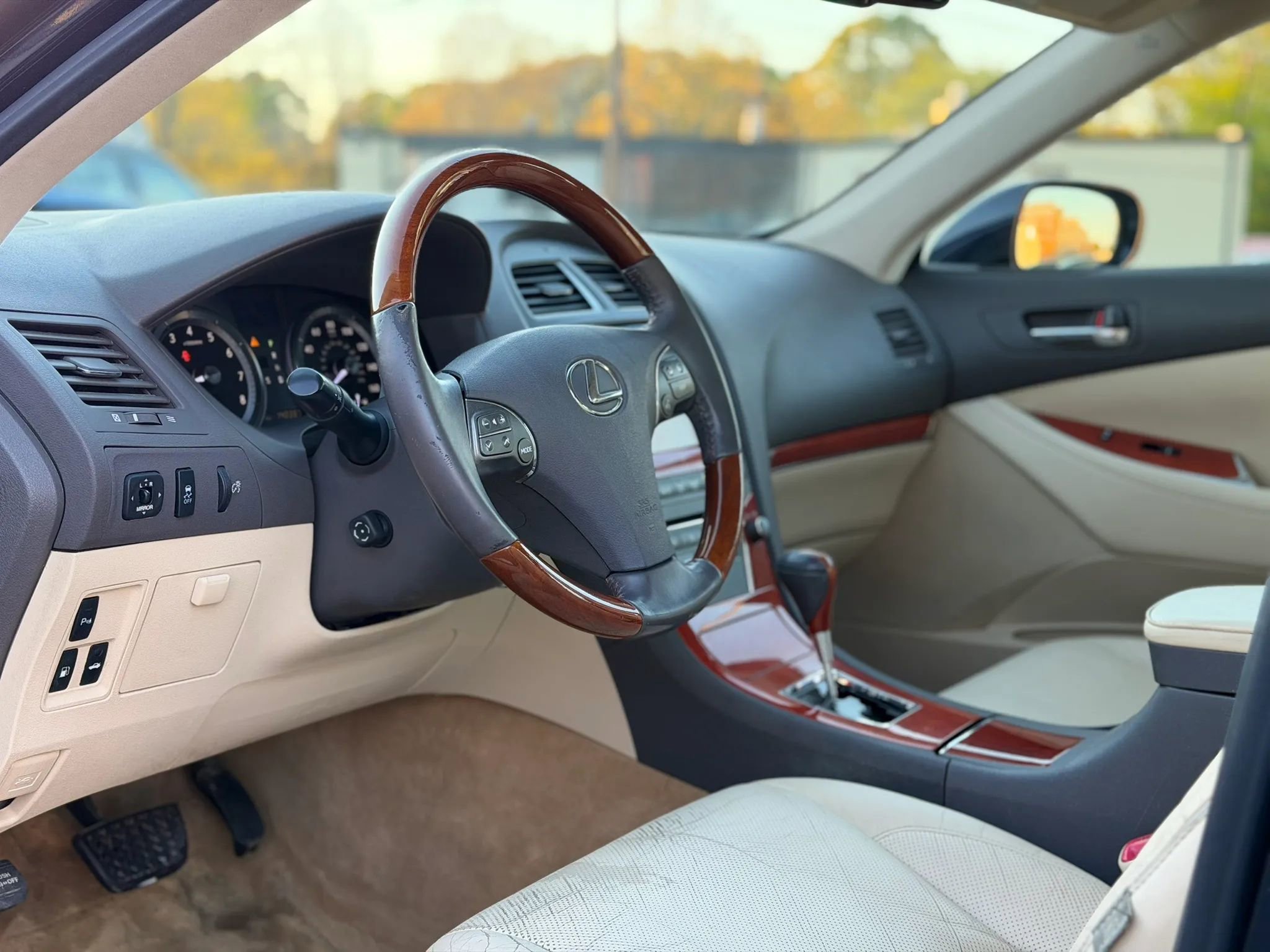 Used 2010 Lexus ES 350 FWD image 26