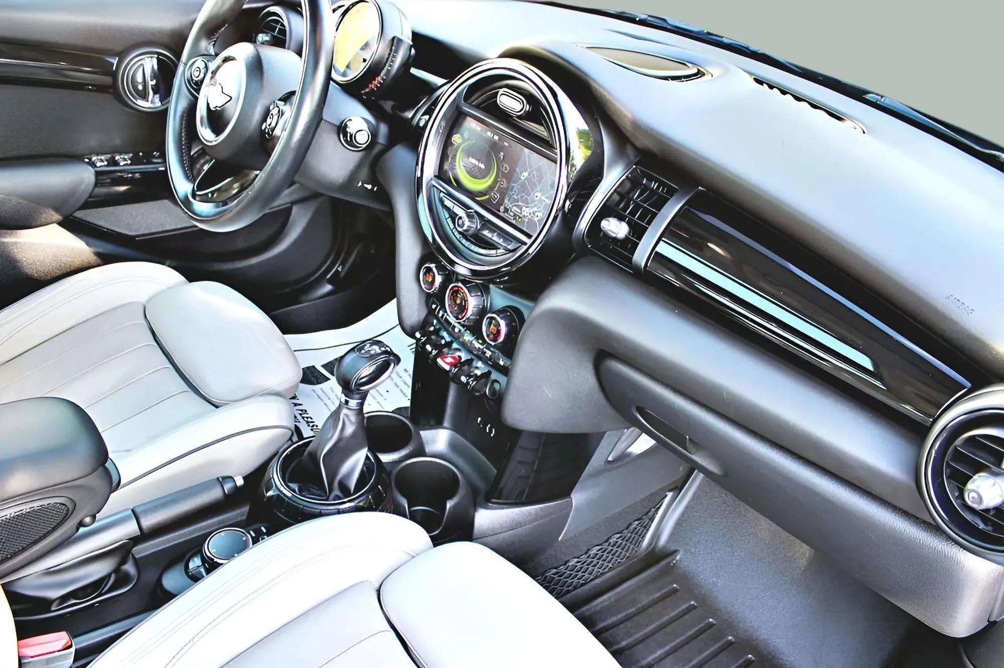 Used 2016 MINI Cooper S image 27