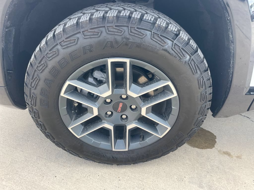 Used 2026 GMC Terrain AT4 AWD/4WD image 27