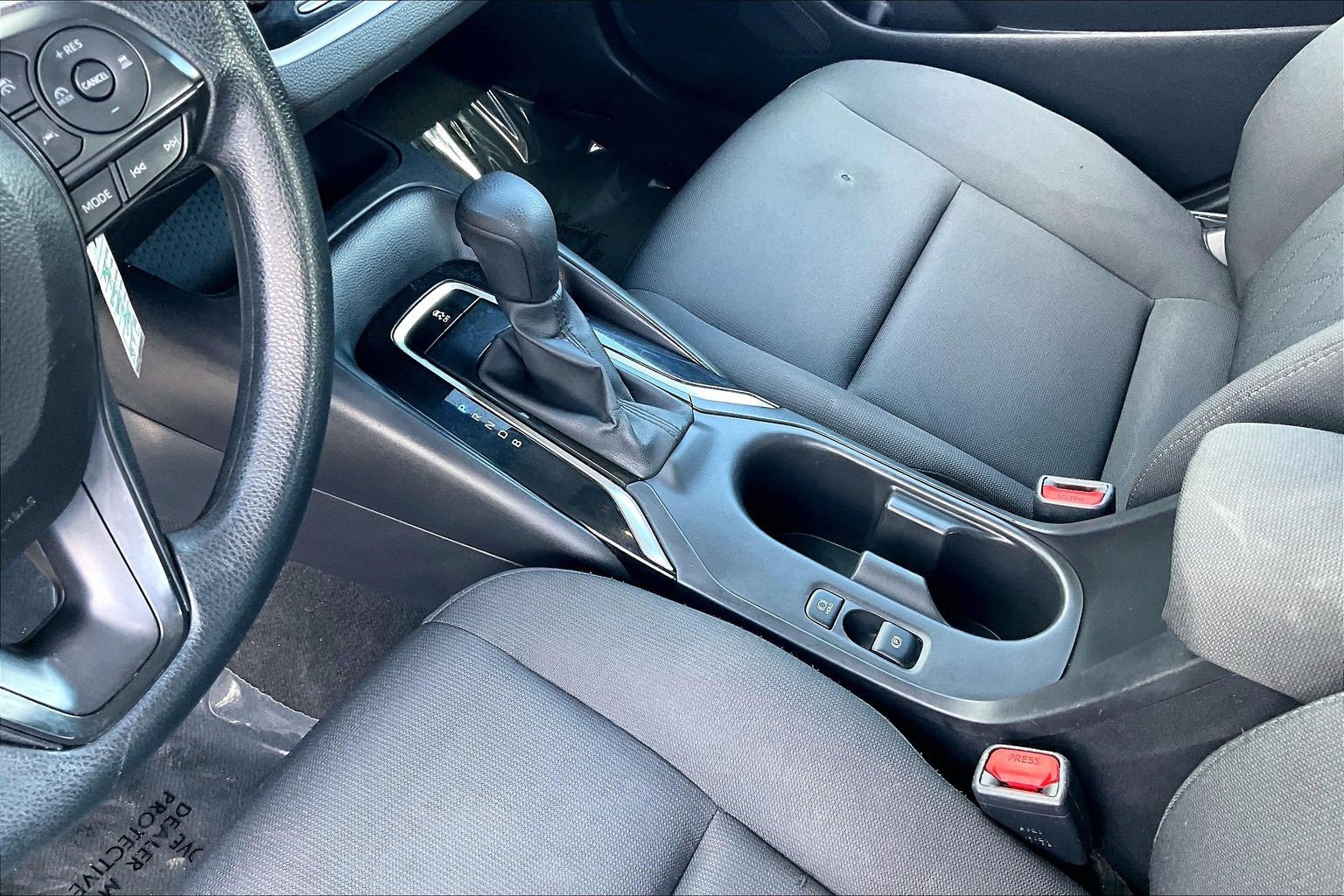 Used 2025 Toyota Corolla LE FWD image 22