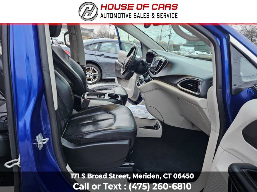 Used 2019 Chrysler Pacifica Touring-L w/ Advanced Safetytec Group image 48