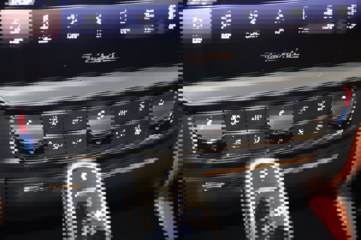 Used 2023 Maserati Quattroporte Modena Q4 image 44