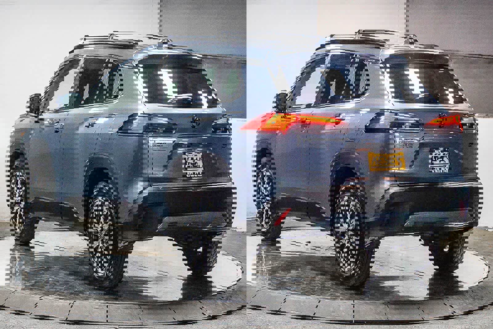 Certified 2023 Toyota Corolla Cross XLE w/ Convenience Package FWD image 9