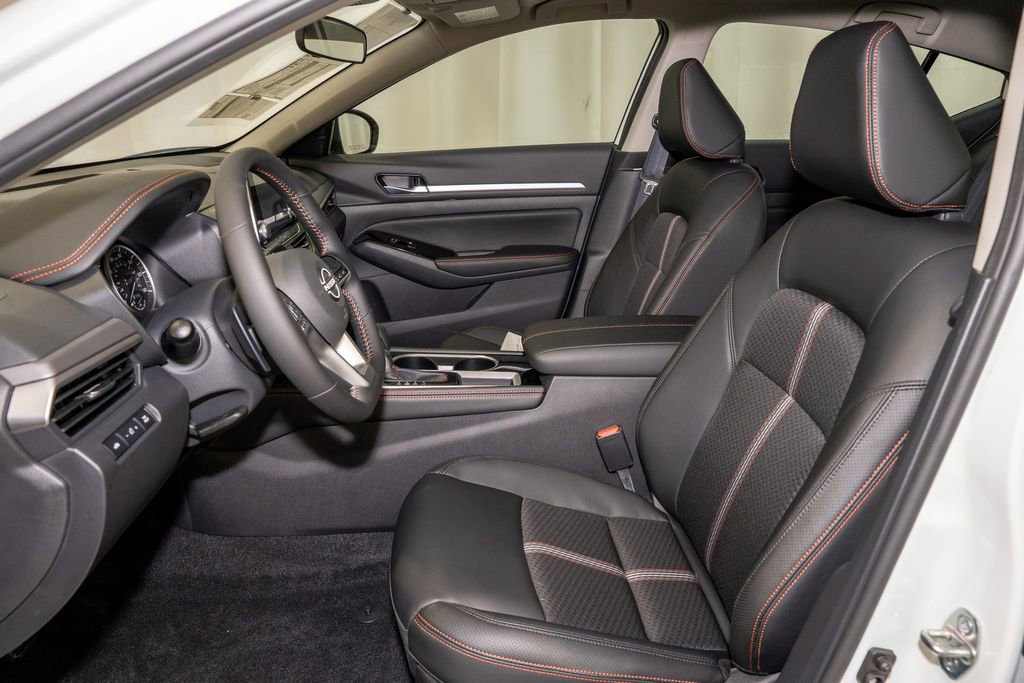 New 2025 Nissan Altima 2.5 SR image 12