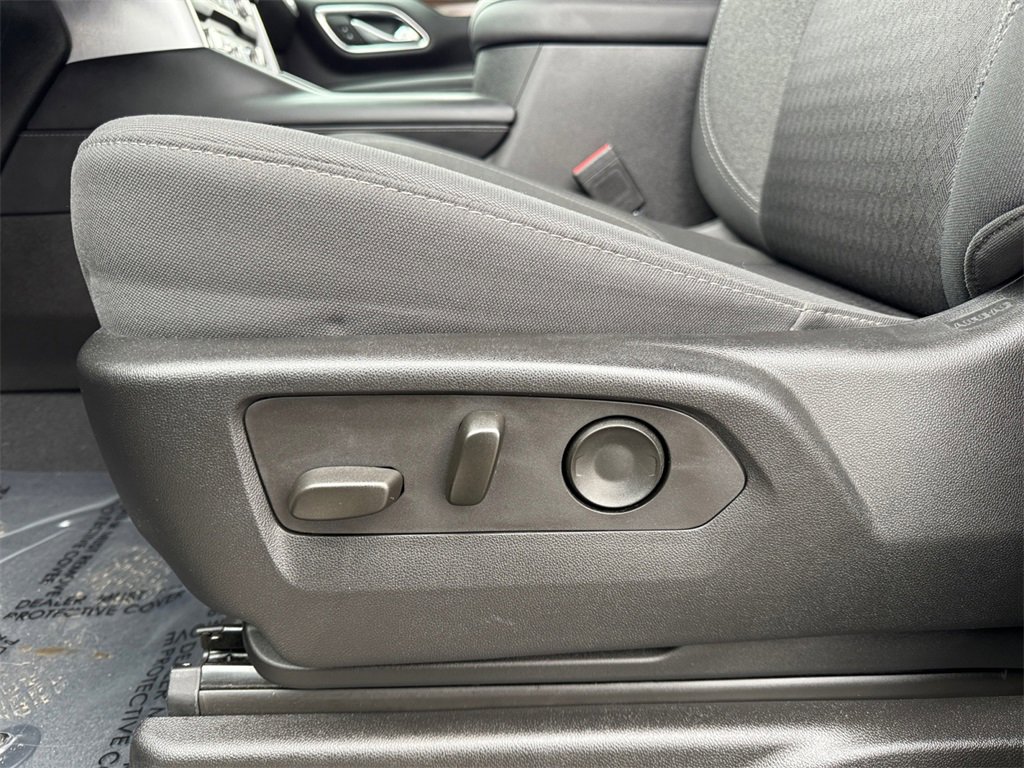 Used 2023 GMC Yukon SLE image 10