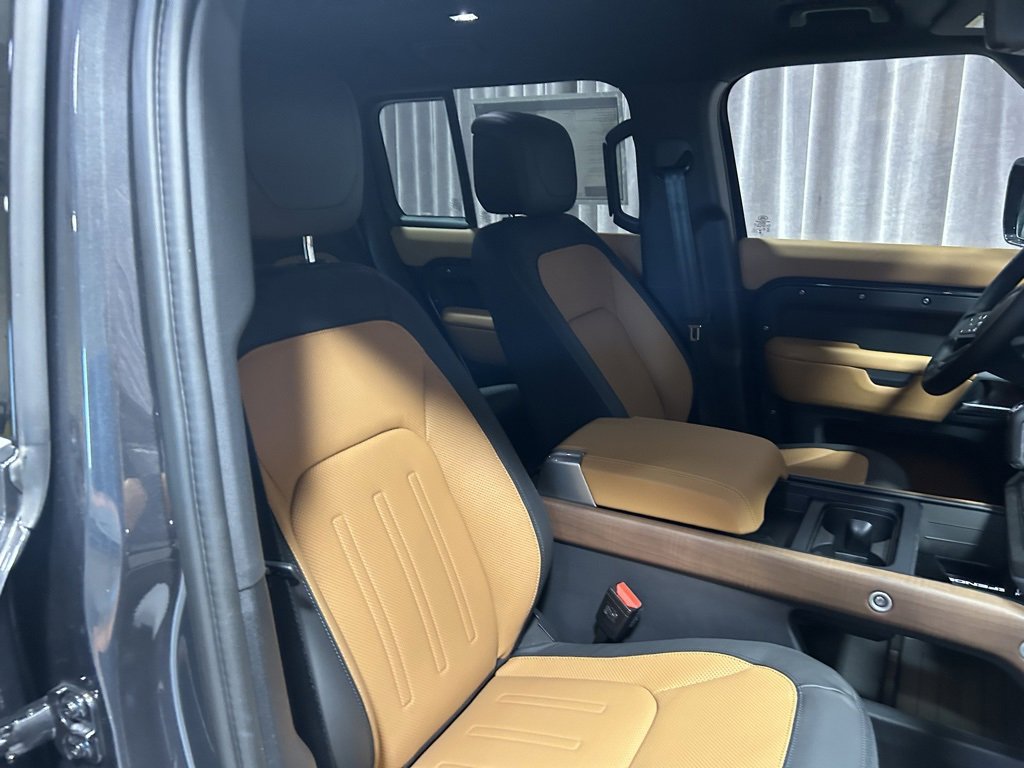 Used 2024 Land Rover Defender 130 X image 15