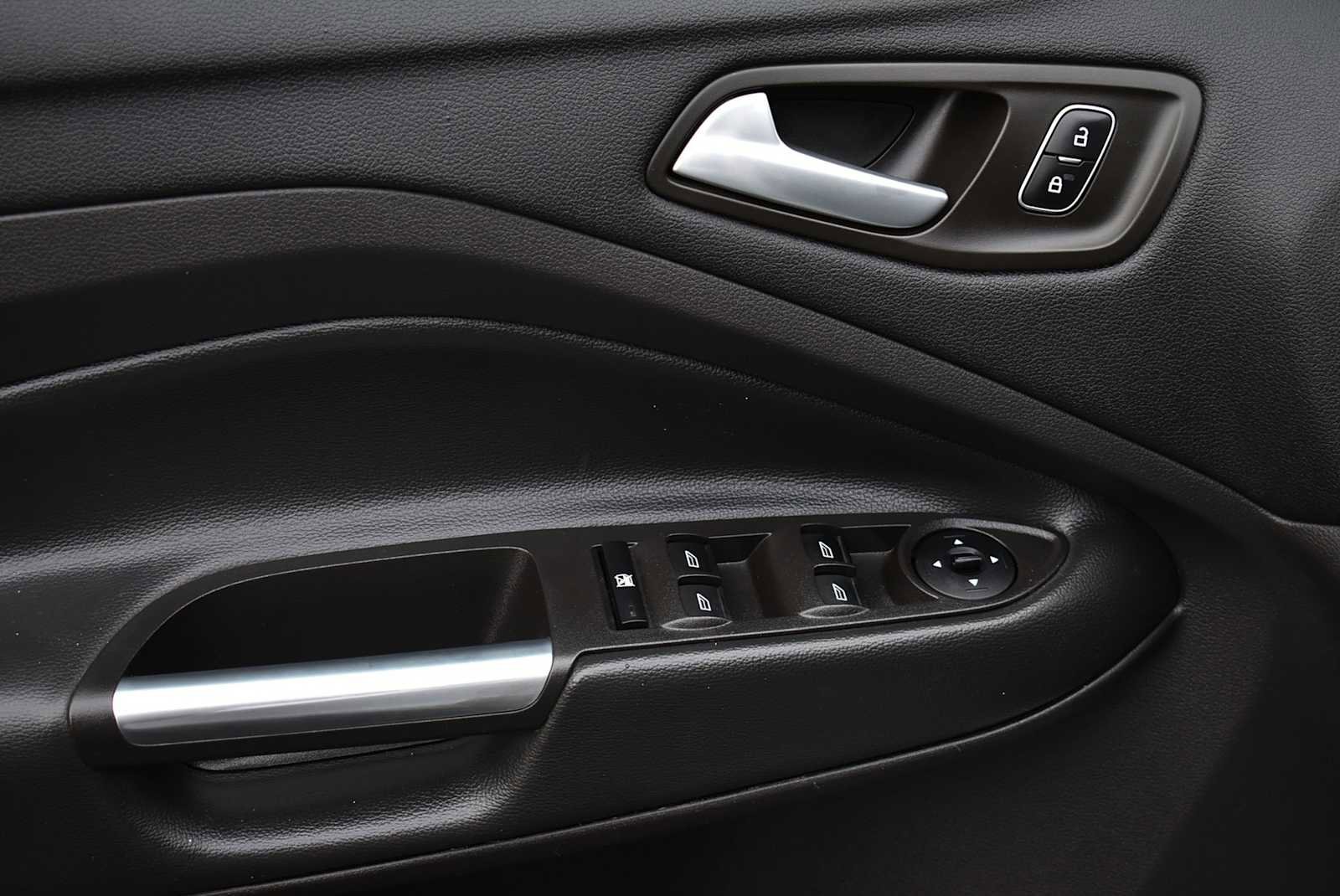 Used 2018 Ford Escape SE image 23