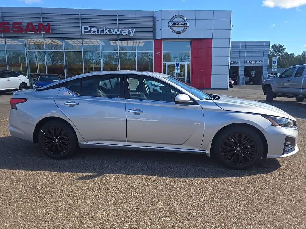 New 2025 Nissan Altima 2.5 SV w/ SV Special Edition Package image 8