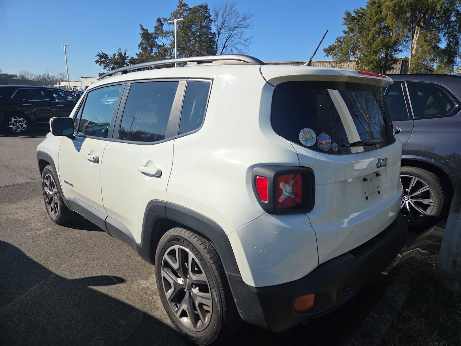 Used 2017 Jeep Renegade Latitude image 5
