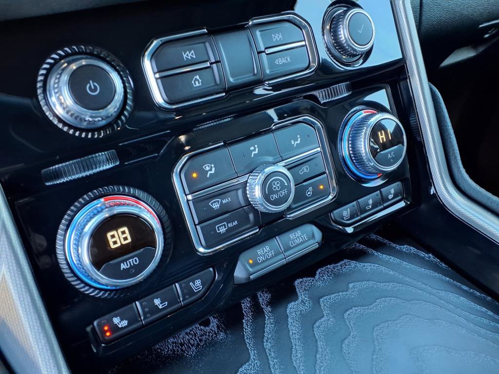 Used 2024 GMC Yukon XL Denali w/ Denali Reserve Package image 14