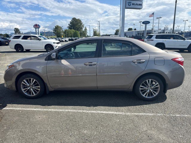 Used 2015 Toyota Corolla LE Premium FWD image 1