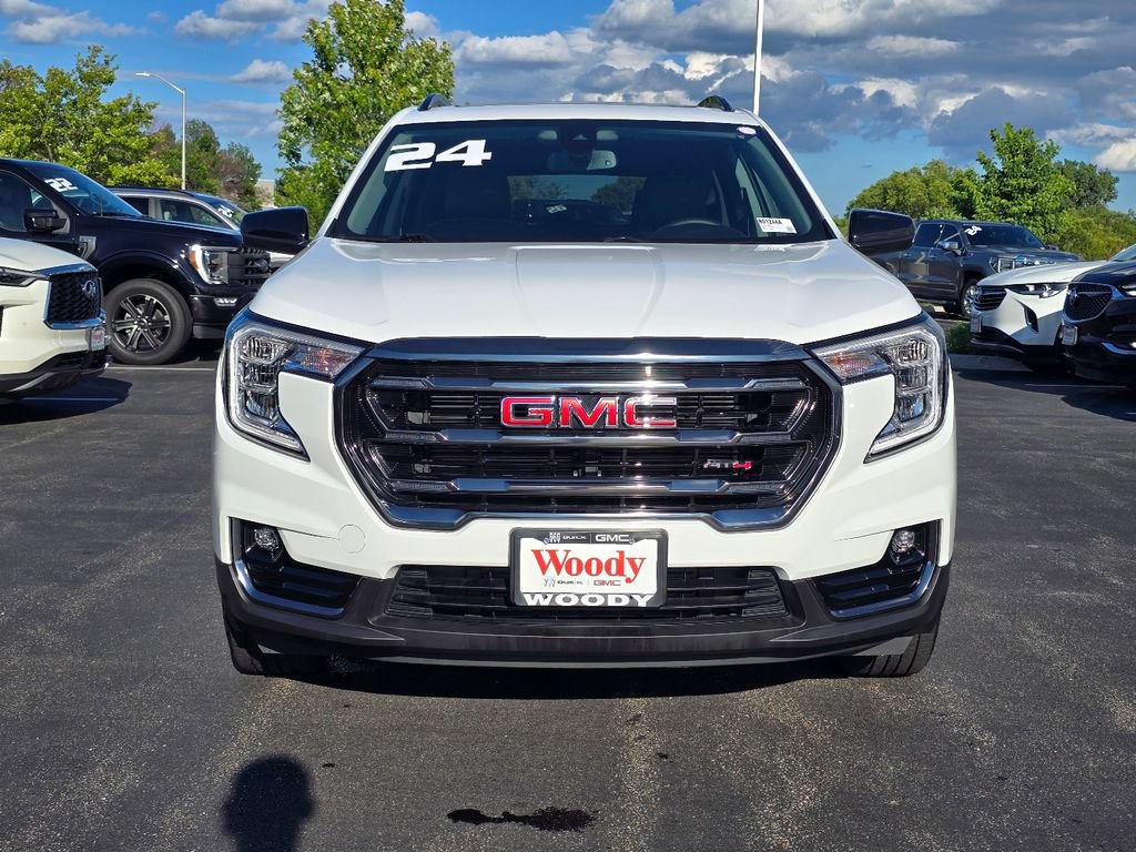 Used 2024 GMC Terrain AT4 AWD/4WD image 4