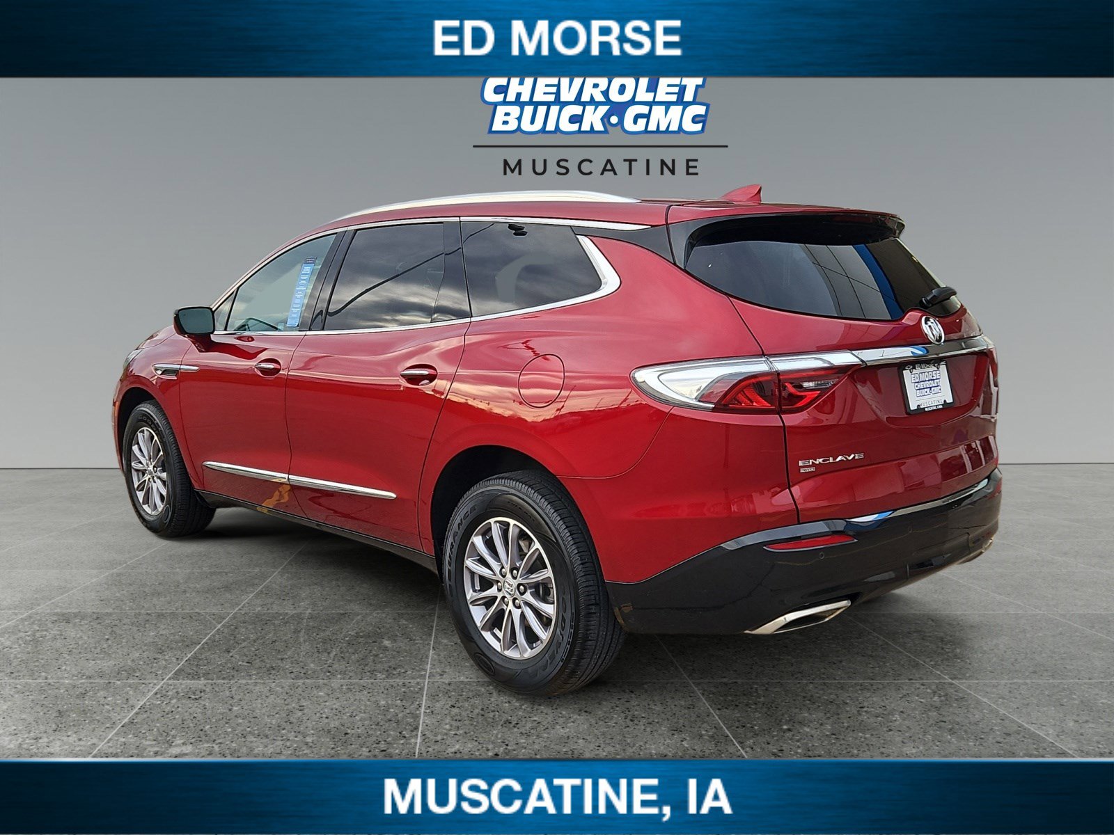 Used 2024 Buick Enclave Premium image 3