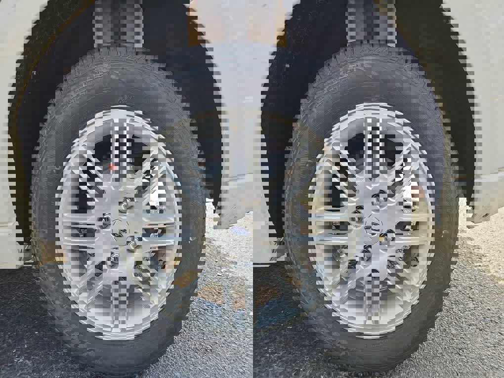 Used 2011 Ford Focus SE image 29