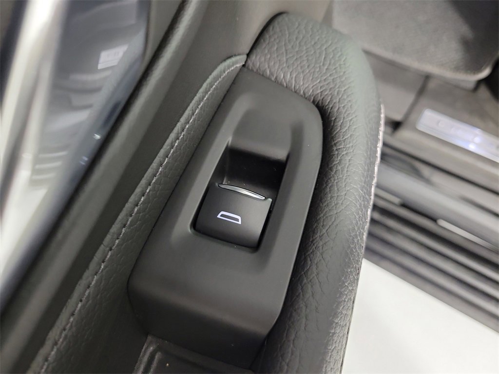 Used 2023 GMC Yukon Denali w/ Denali Reserve Package image 14