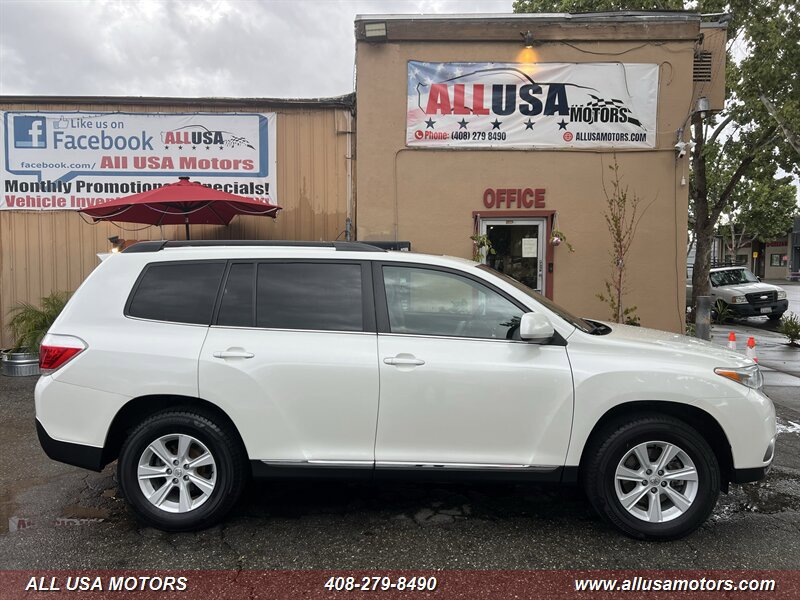Used 2012 Toyota Highlander SE w/ Tow Pkg image 1