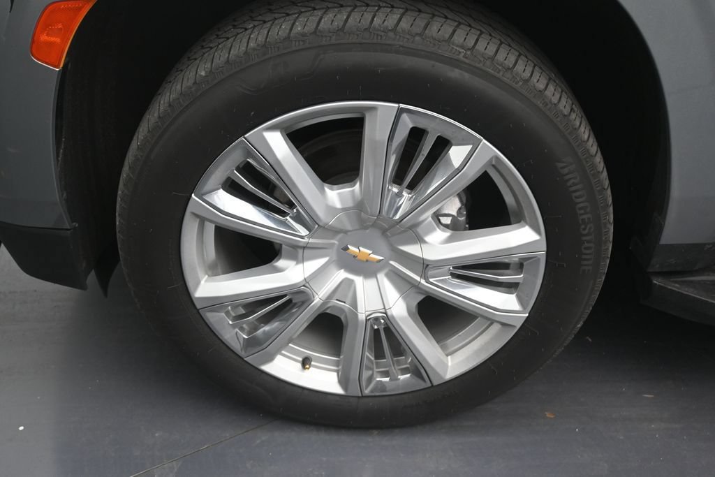 Used 2024 Chevrolet Tahoe High Country RWD image 9