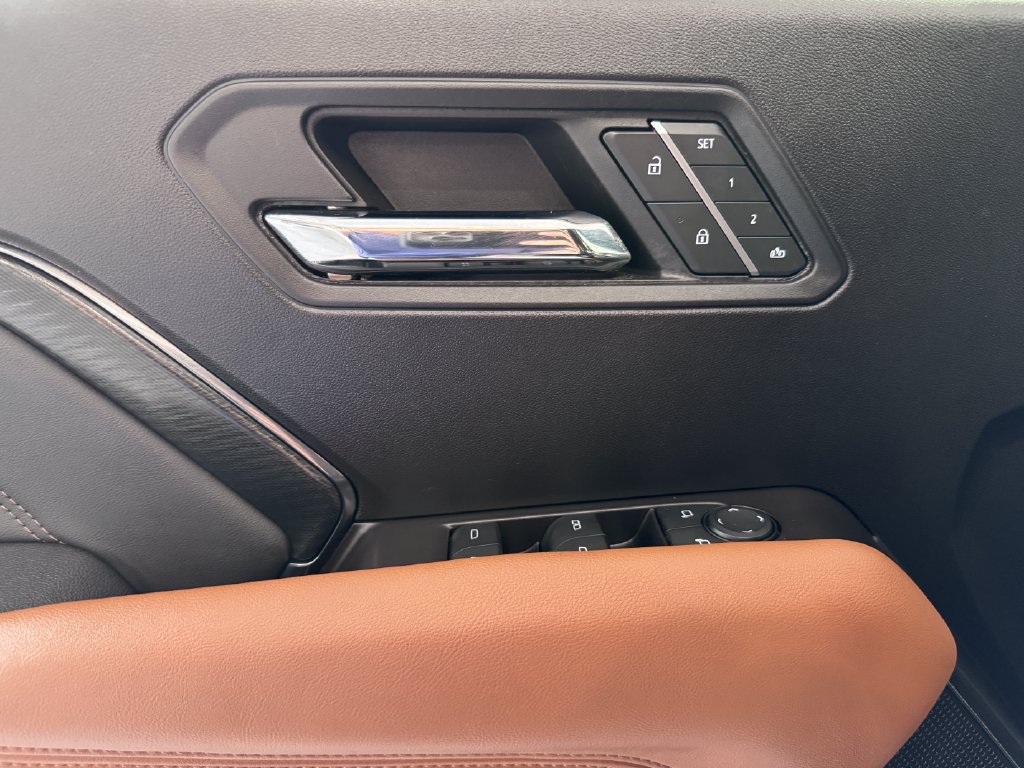 Certified 2024 GMC Canyon AT4 w/ AT4 Premium Package AWD/4WD image 27