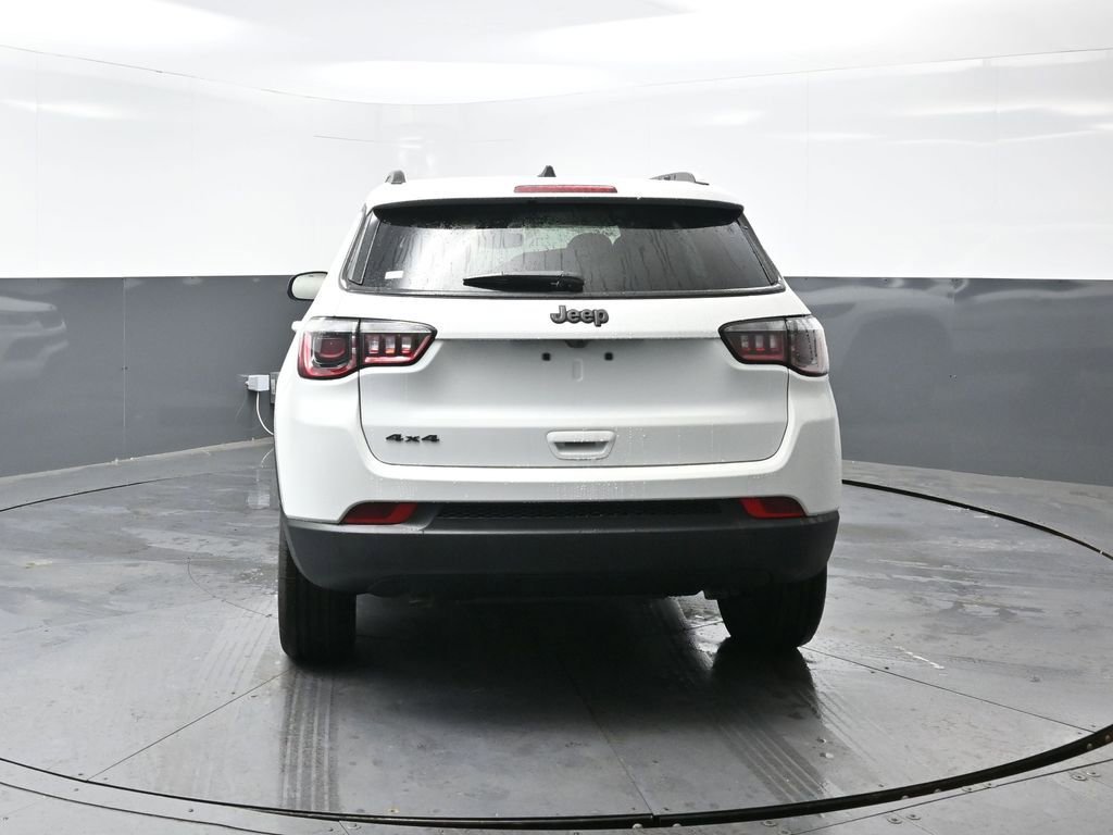 New 2026 Jeep Compass Latitude w/ Sun and Sound Group image 8