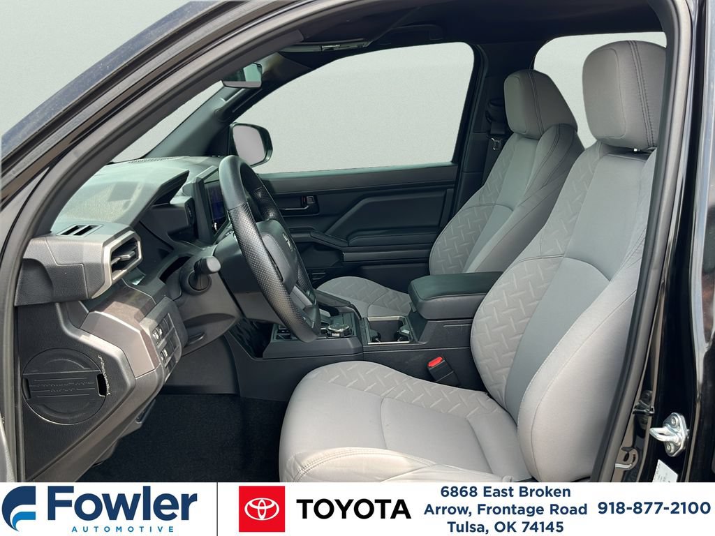 Certified 2025 Toyota Tacoma SR5 AWD/4WD image 13