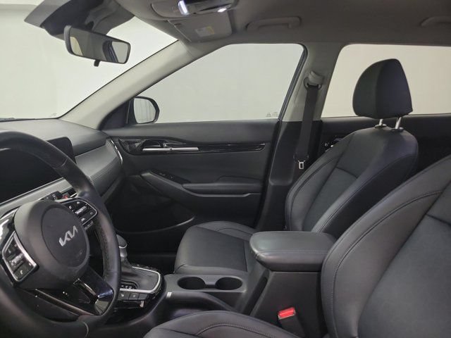 Used 2024 Kia Seltos EX FWD image 16