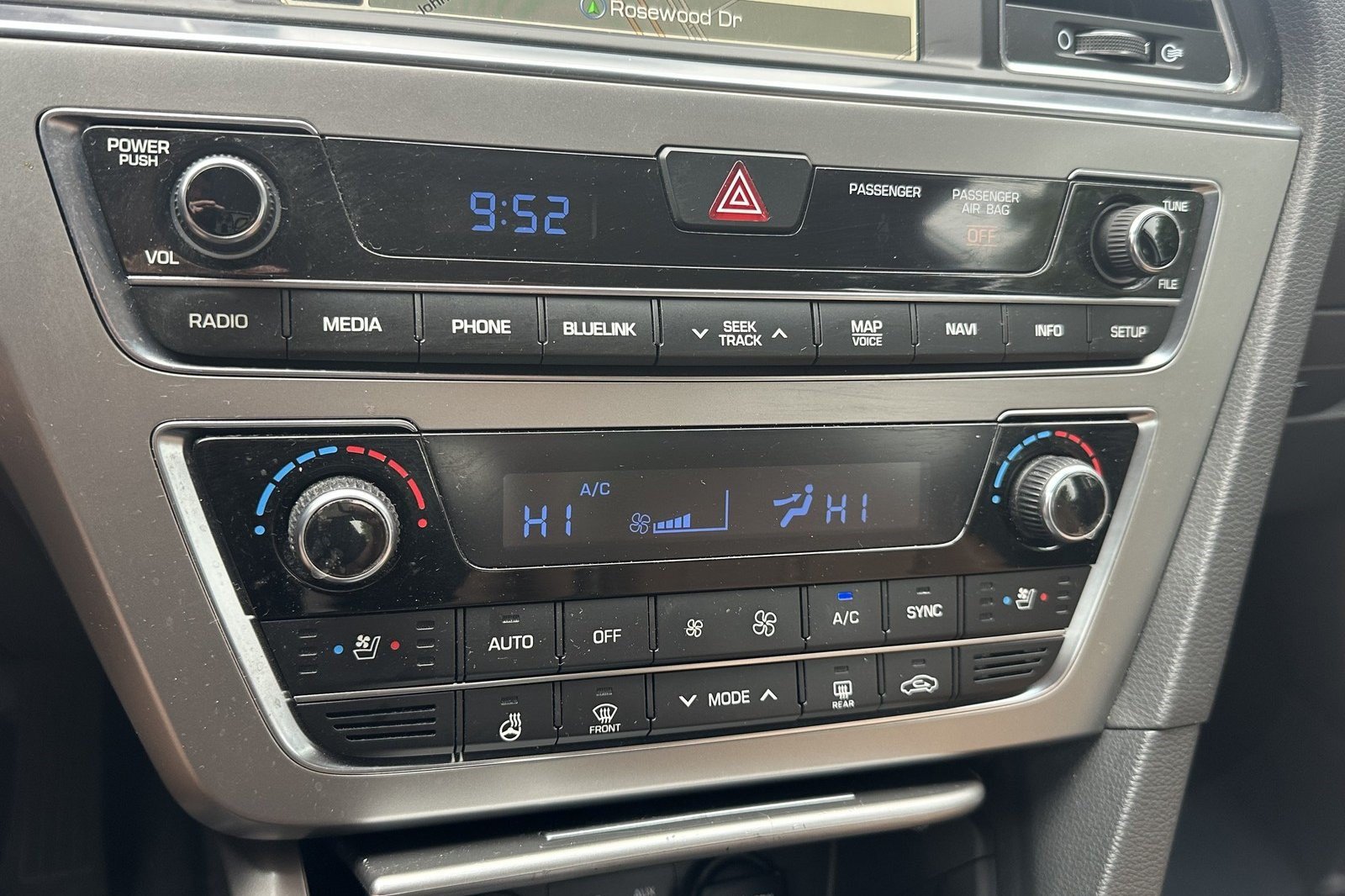 Used 2015 Hyundai Sonata Limited w/ Option Group 06 FWD image 24