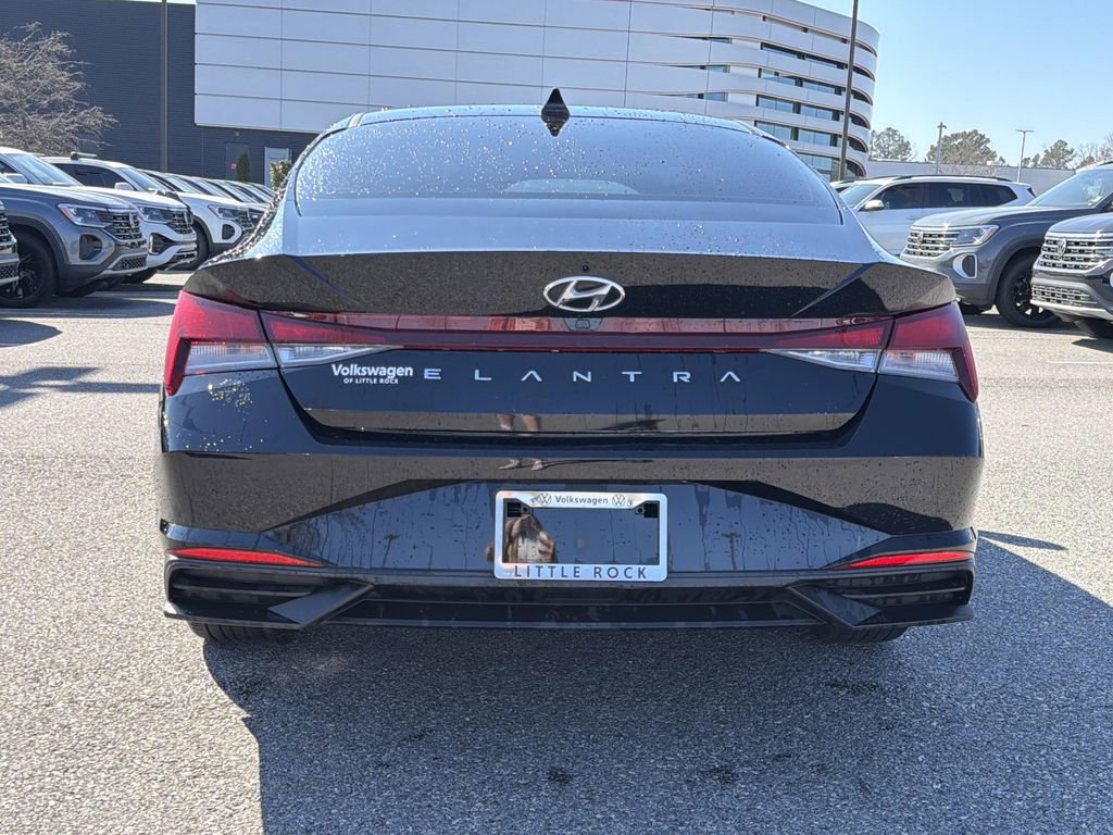 Used 2023 Hyundai Elantra SEL image 4