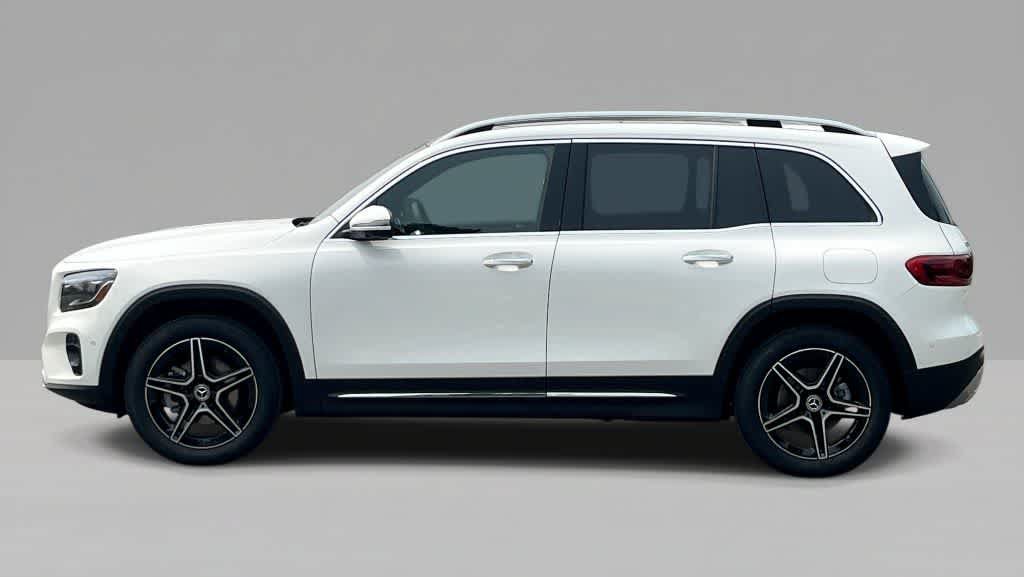 Used 2026 Mercedes-Benz GLB 250 4MATIC image 2