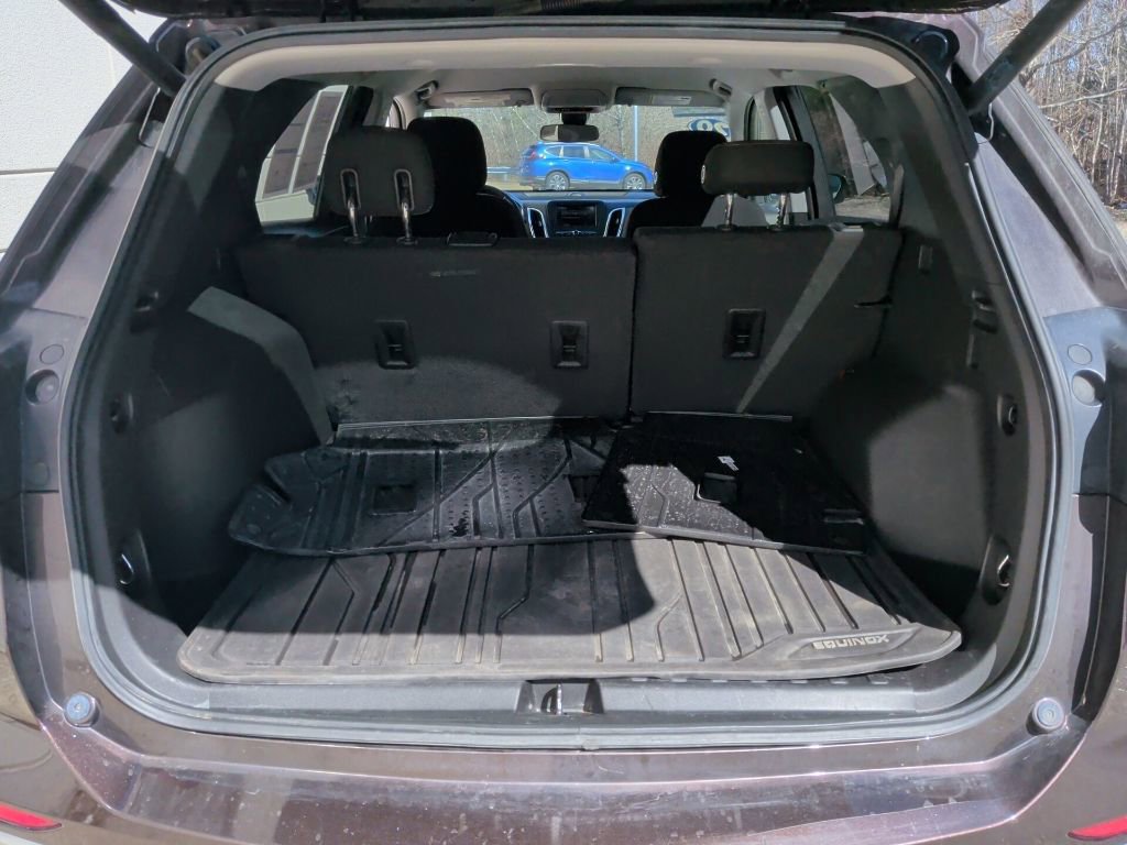 Used 2020 Chevrolet Equinox LT w/ Driver Convenience Package AWD/4WD image 9