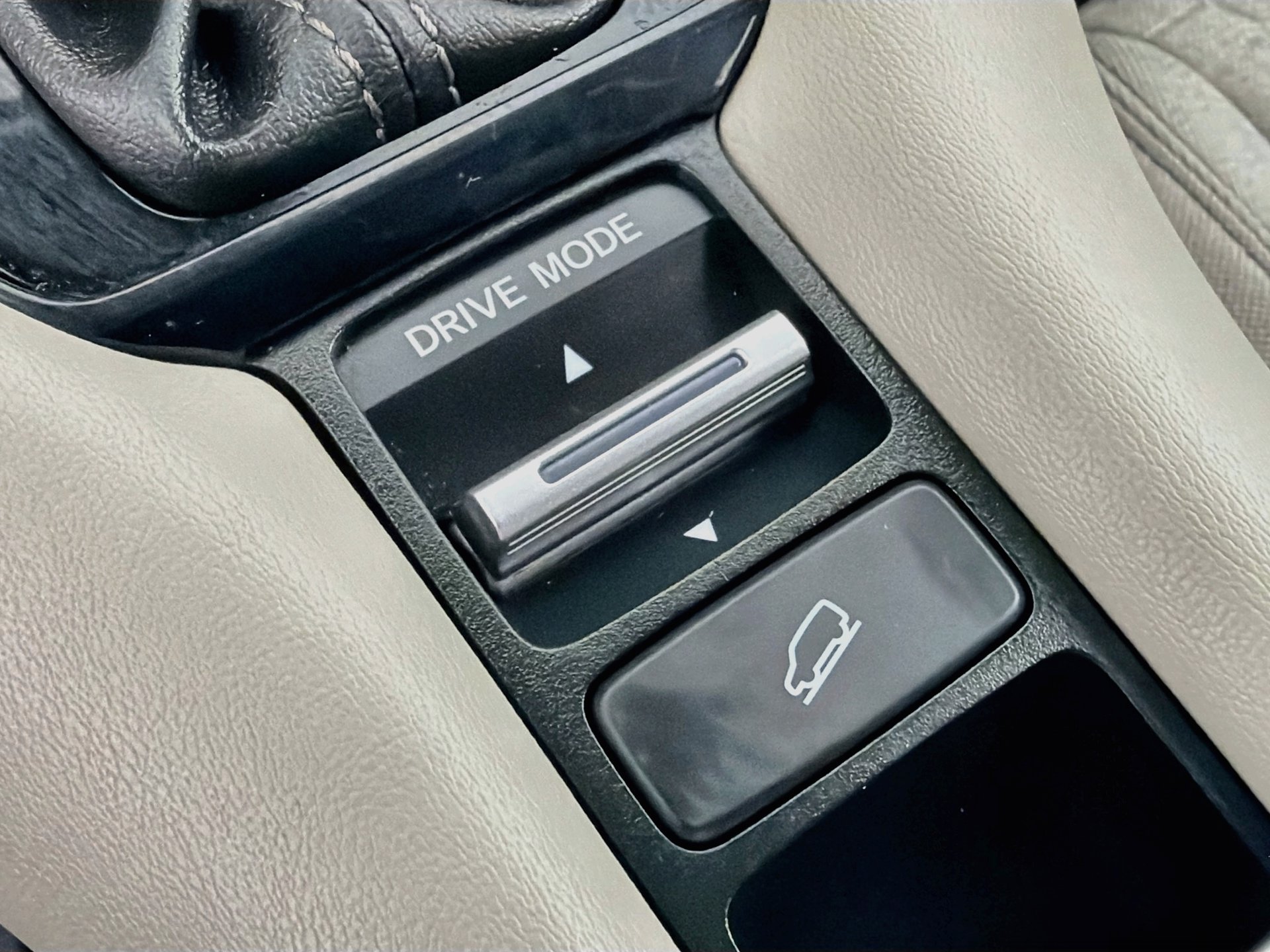 Certified 2024 Honda HR-V LX image 27