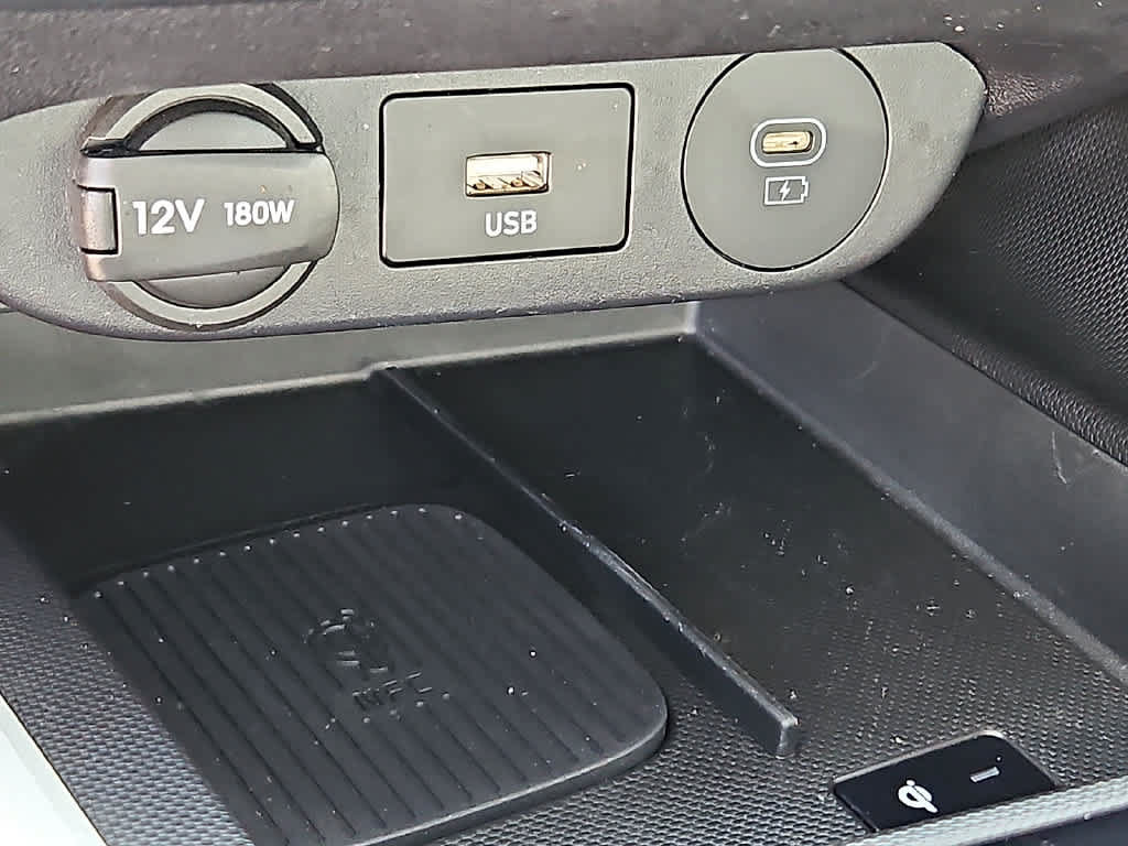 Used 2024 Hyundai Elantra Limited FWD image 26