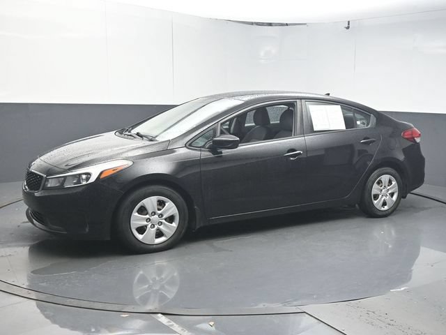 Used 2017 Kia Forte LX FWD image 4