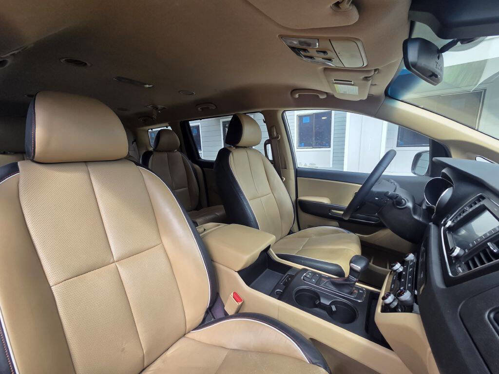 Used 2017 Kia Sedona LX w/ LX Essentials Premium Package image 39