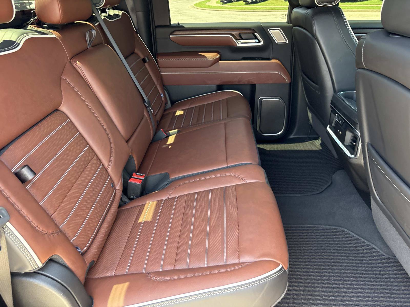Used 2025 GMC Sierra 2500 Denali Ultimate AWD/4WD image 32