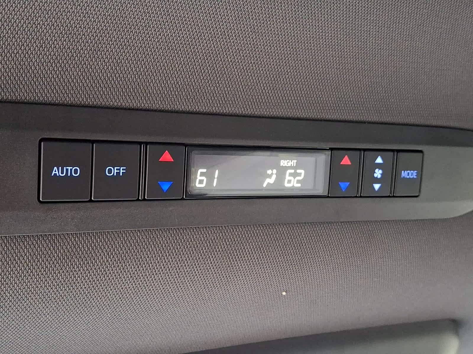 Used 2023 Toyota Sienna XSE w/ XSE Plus Package AWD/4WD image 14
