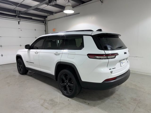 Used 2023 Jeep Grand Cherokee L Limited w/ Black Appearance Package AWD/4WD image 5