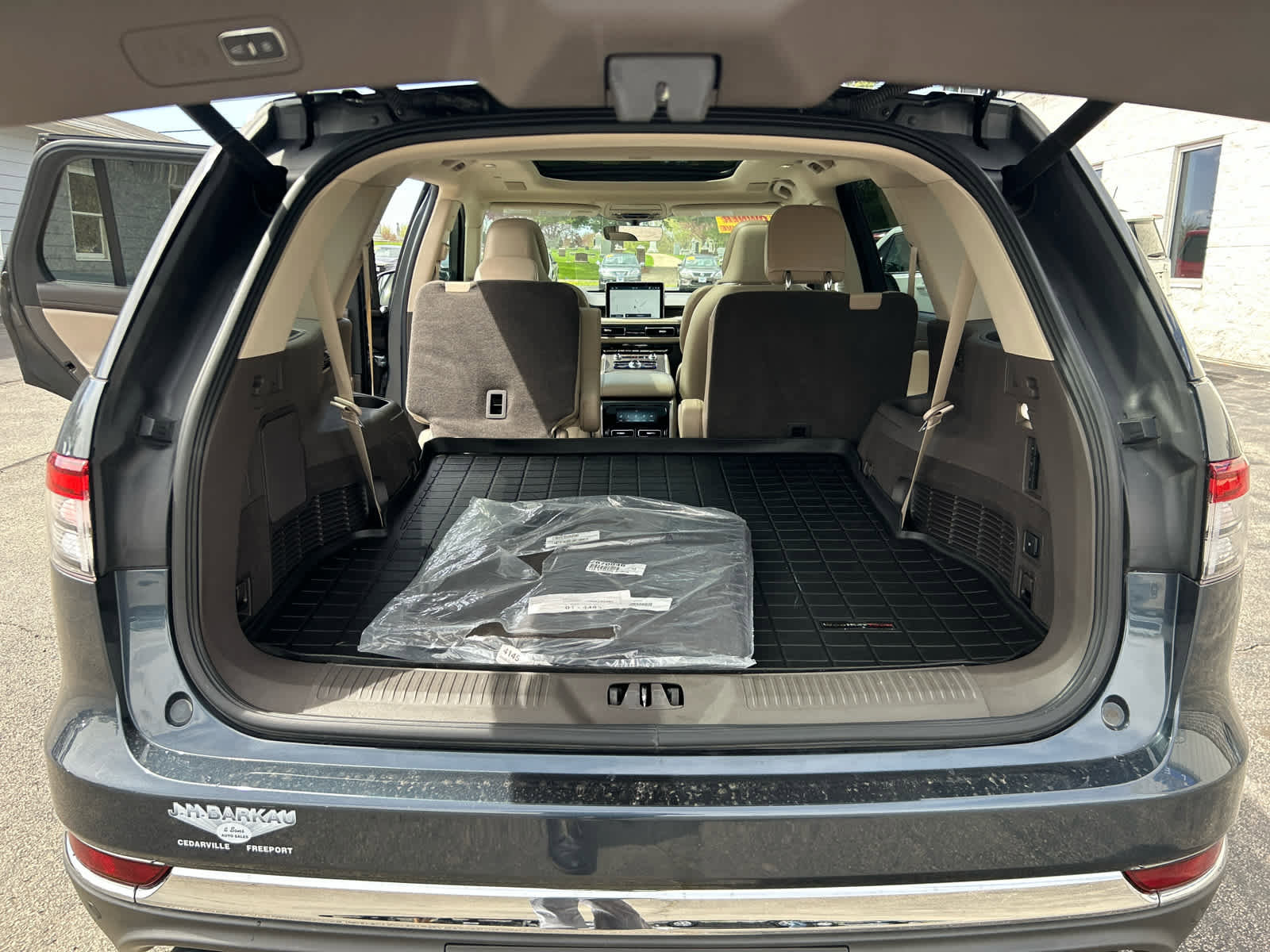 Used 2022 Lincoln Aviator Reserve w/ Equipment Group 201A AWD/4WD image 28