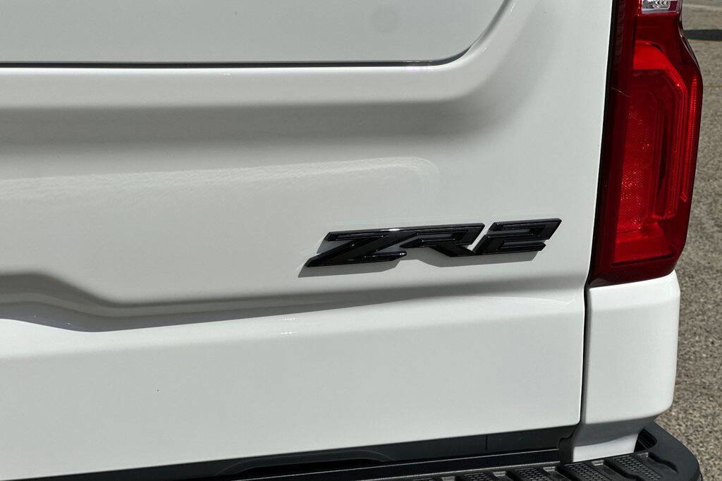 New 2026 Chevrolet Silverado 1500 ZR2 image 26