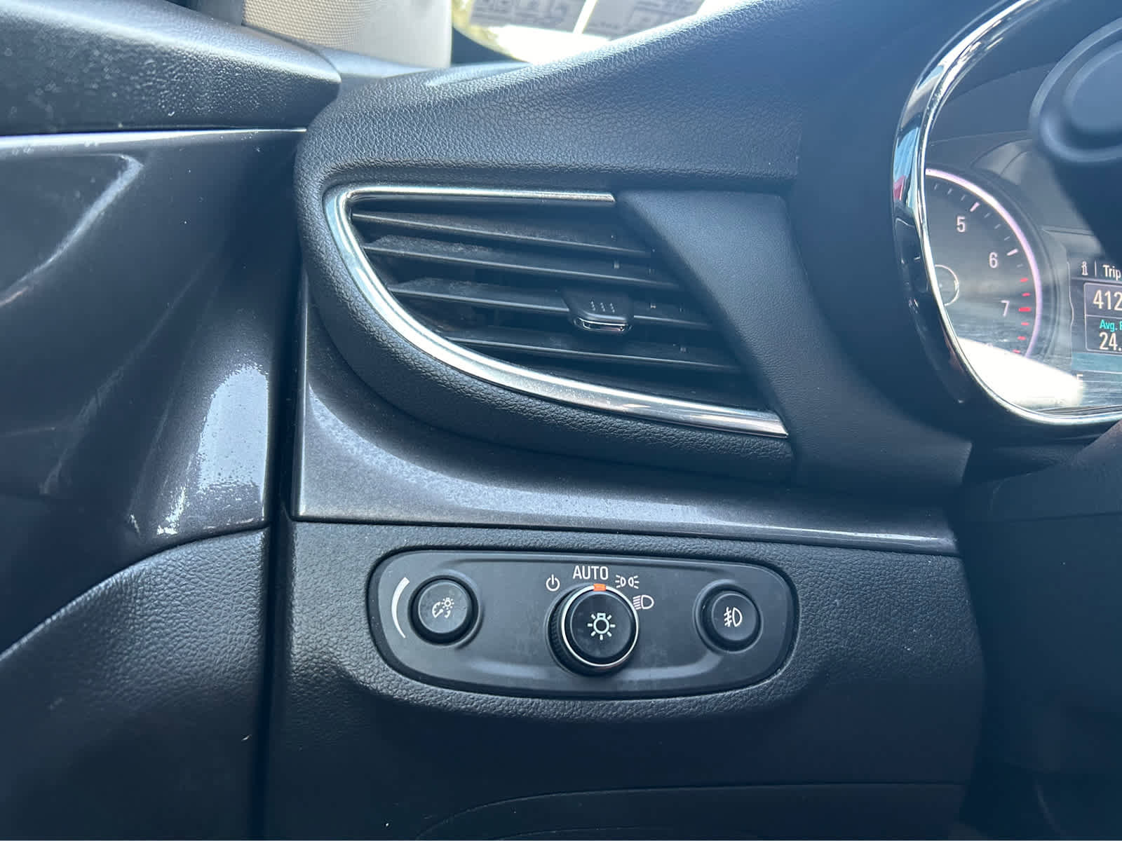 Used 2018 Buick Encore Sport Touring image 23