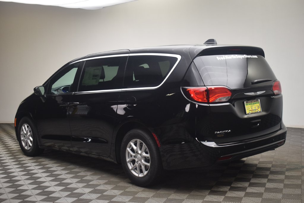 New 2027 Chrysler Pacifica LX FWD image 11