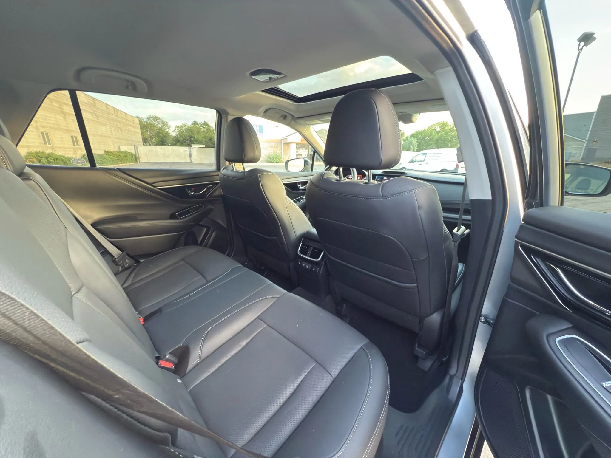 Used 2022 Subaru Outback Limited XT image 15