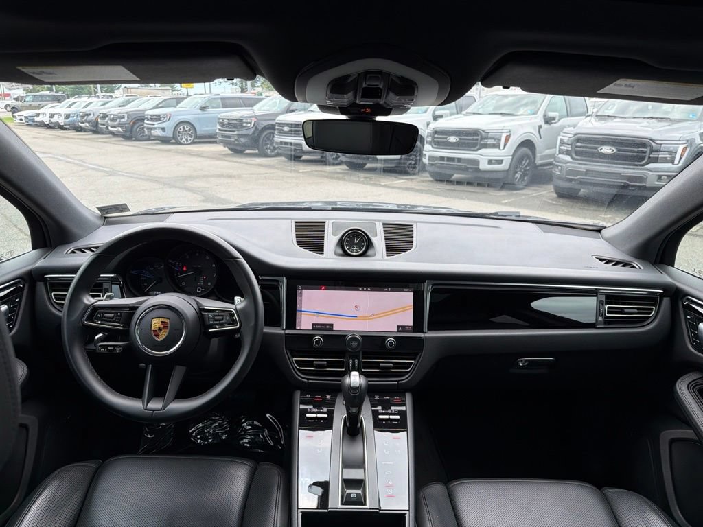 Used 2023 Porsche Macan Turbo AWD/4WD image 24