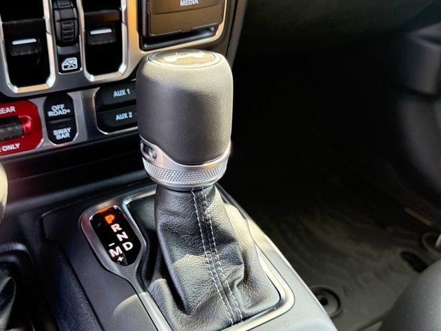 New 2024 Jeep Wrangler Unlimited Rubicon w/ Technology Group image 24