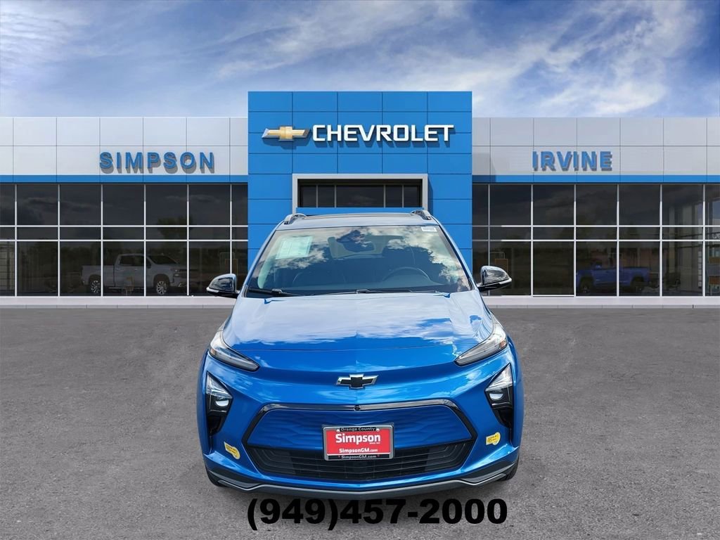 Used 2022 Chevrolet Bolt EUV Premier w/ Sun & Sound Package FWD image 3